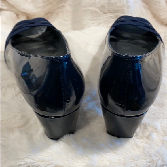 Stuart Weitzman | Shoes | Staurt Weitzman Navy Pumps | Poshmark